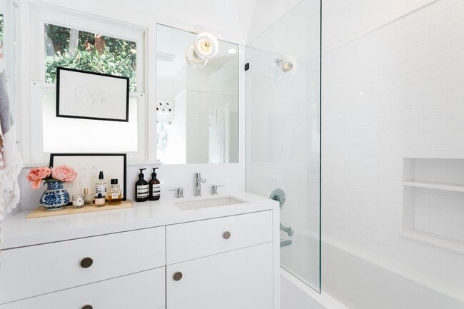 Building Photo - Fully Furnished Hollywood Hills Retreat | Private, Gated, Monthly Rental