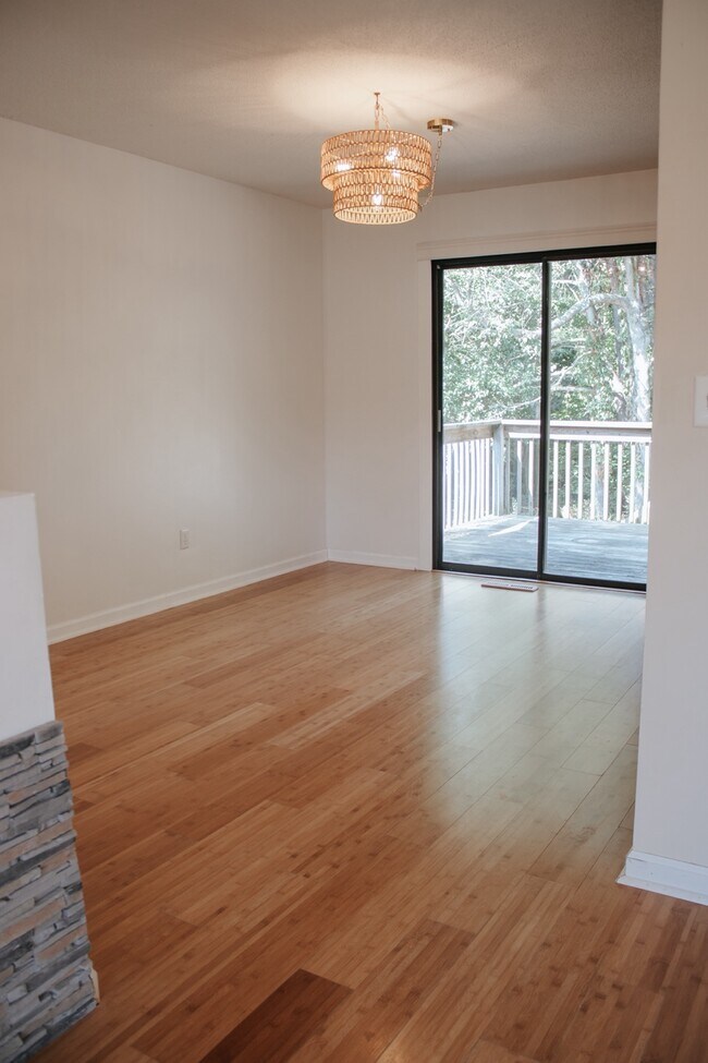 Building Photo - 3885 140th Ave