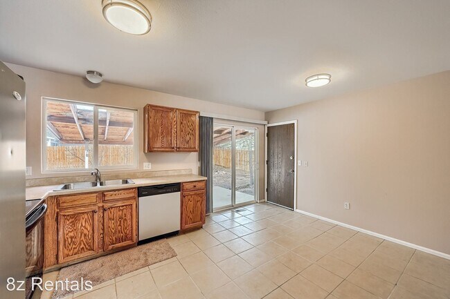 Building Photo - 3 br, 1.5 bath House - 10011 Clay Street