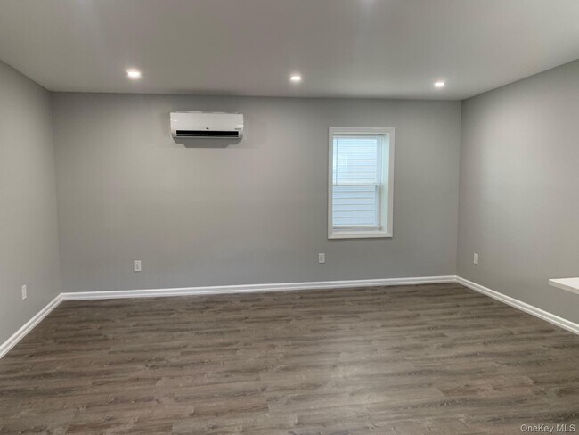 Building Photo - 21 Collegeview Ave