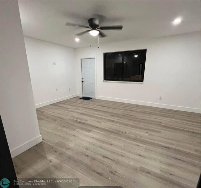 Building Photo - 1275 NW 188th St
