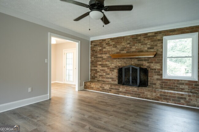 Building Photo - 1030 Carriage Hill Rd