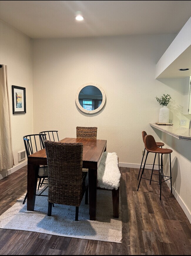 Building Photo - 5064 Foothills Dr