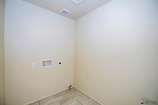 Building Photo - 7266 E 37th Pl
