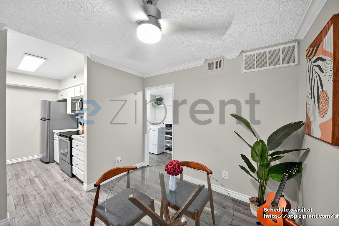 Building Photo - 10655 Lemon Ave