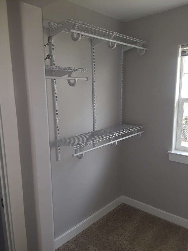 Master walk-in closet - 608 Elefa St