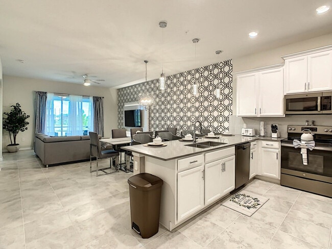 Building Photo - 1520 Oasis Club Blvd
