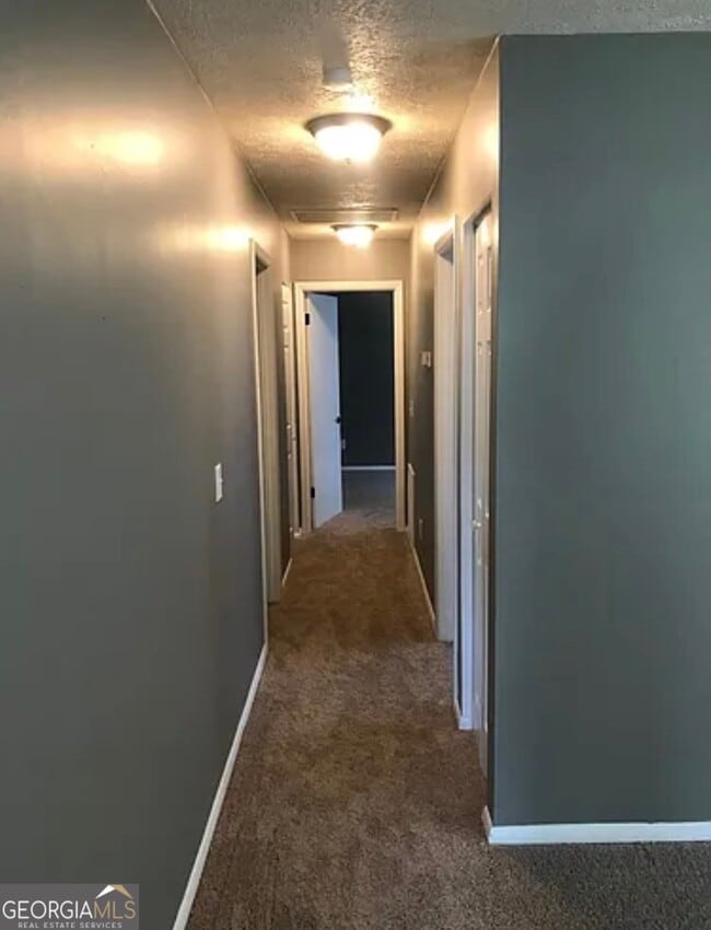 Building Photo - 304 Twiggs Cor