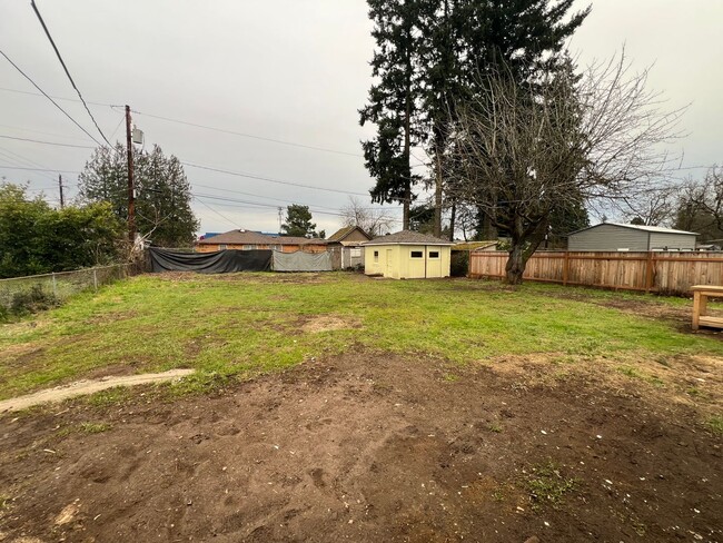 Building Photo - 109 SE 102nd Ave