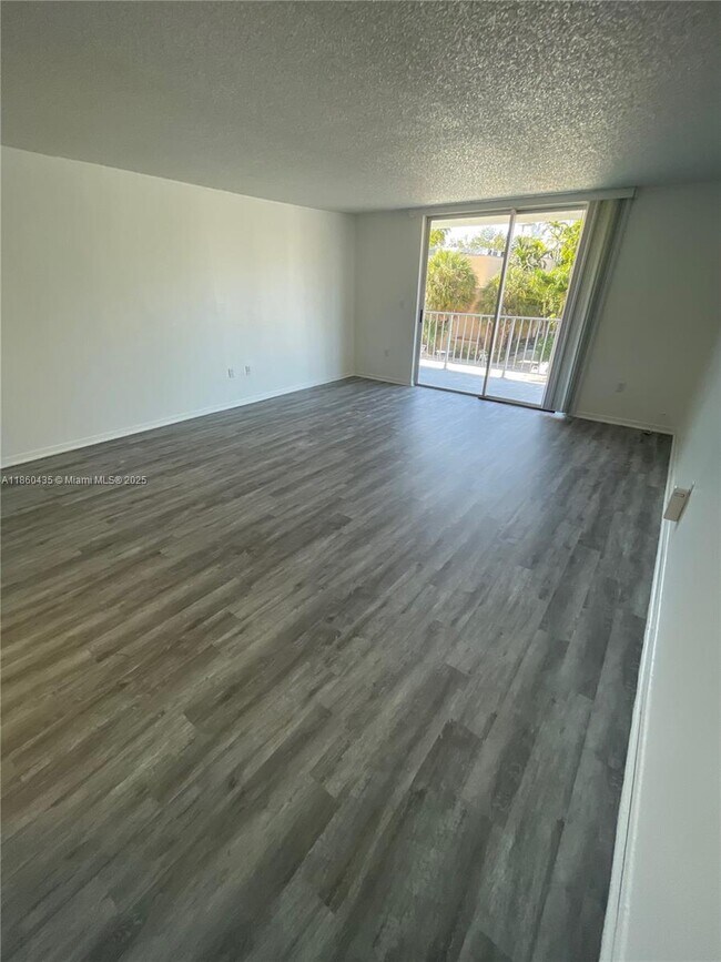 Building Photo - 1470 NE 125th Terrace