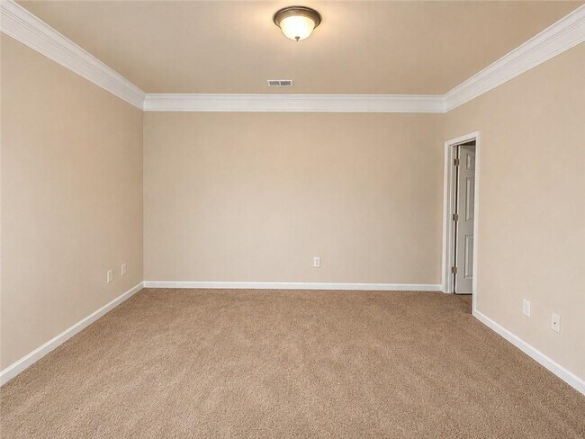 Building Photo - 6065 Cameron Pointe