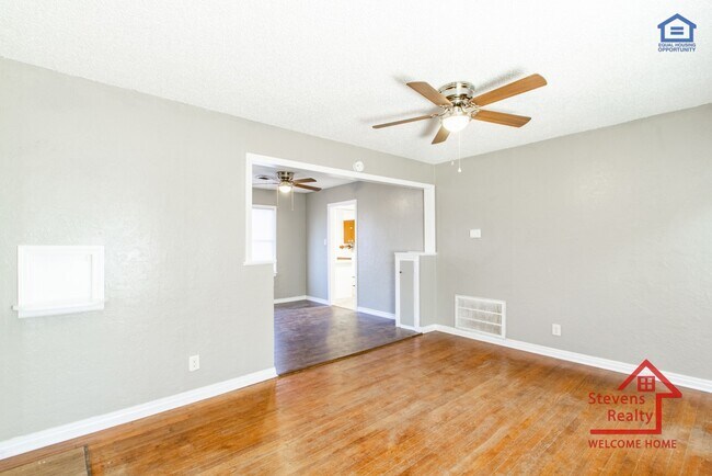 Building Photo - 2524 Prentice NW