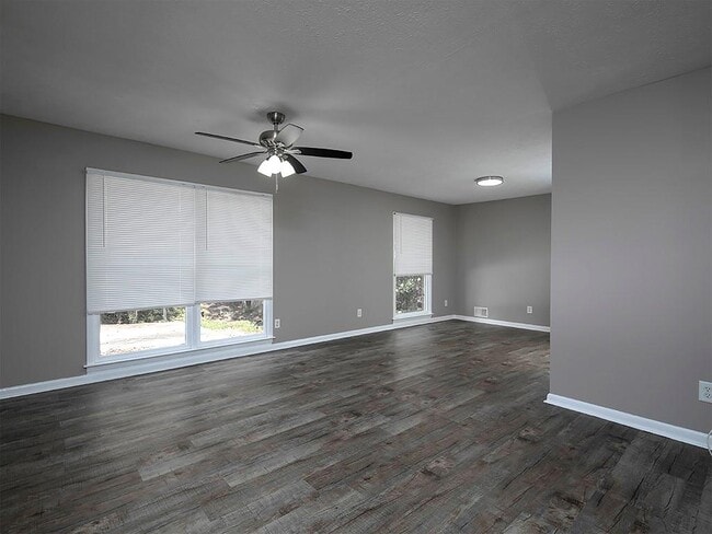 Building Photo - 581 Autumn Ln