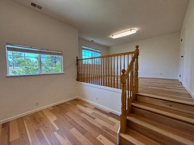 Building Photo - Beautiful 4 bedroom, 3 bathroom two-story home for rent in the highly desirable Mission San Jose ...