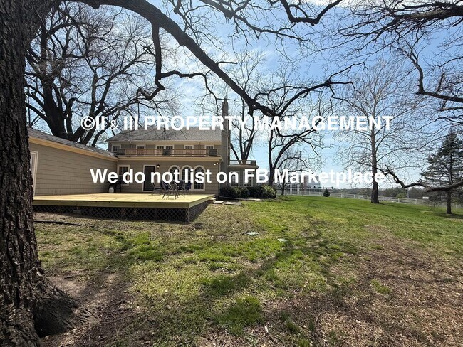 Building Photo - 1314 W Red Bridge Rd