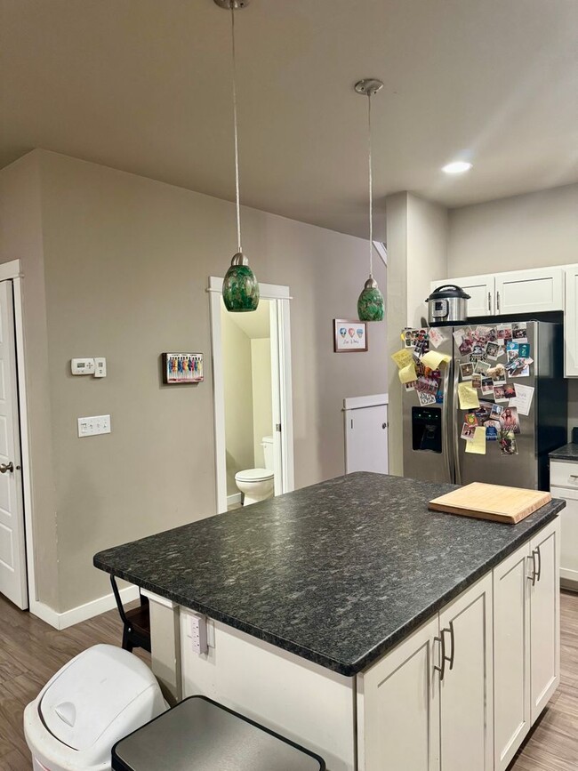 Building Photo - Chic & Comfortable 3-Bed Home in Bozeman’s King Arthur Park