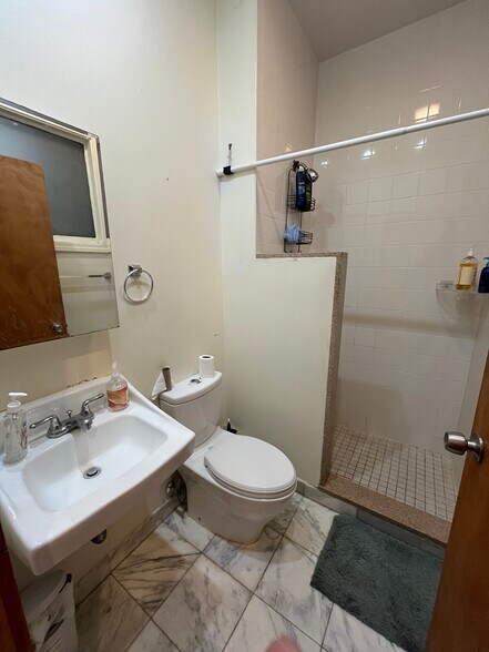 Building Photo - 140 Saint Alphonsus St