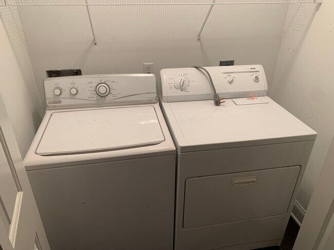 Building Photo - 17618 Avalon Terrace