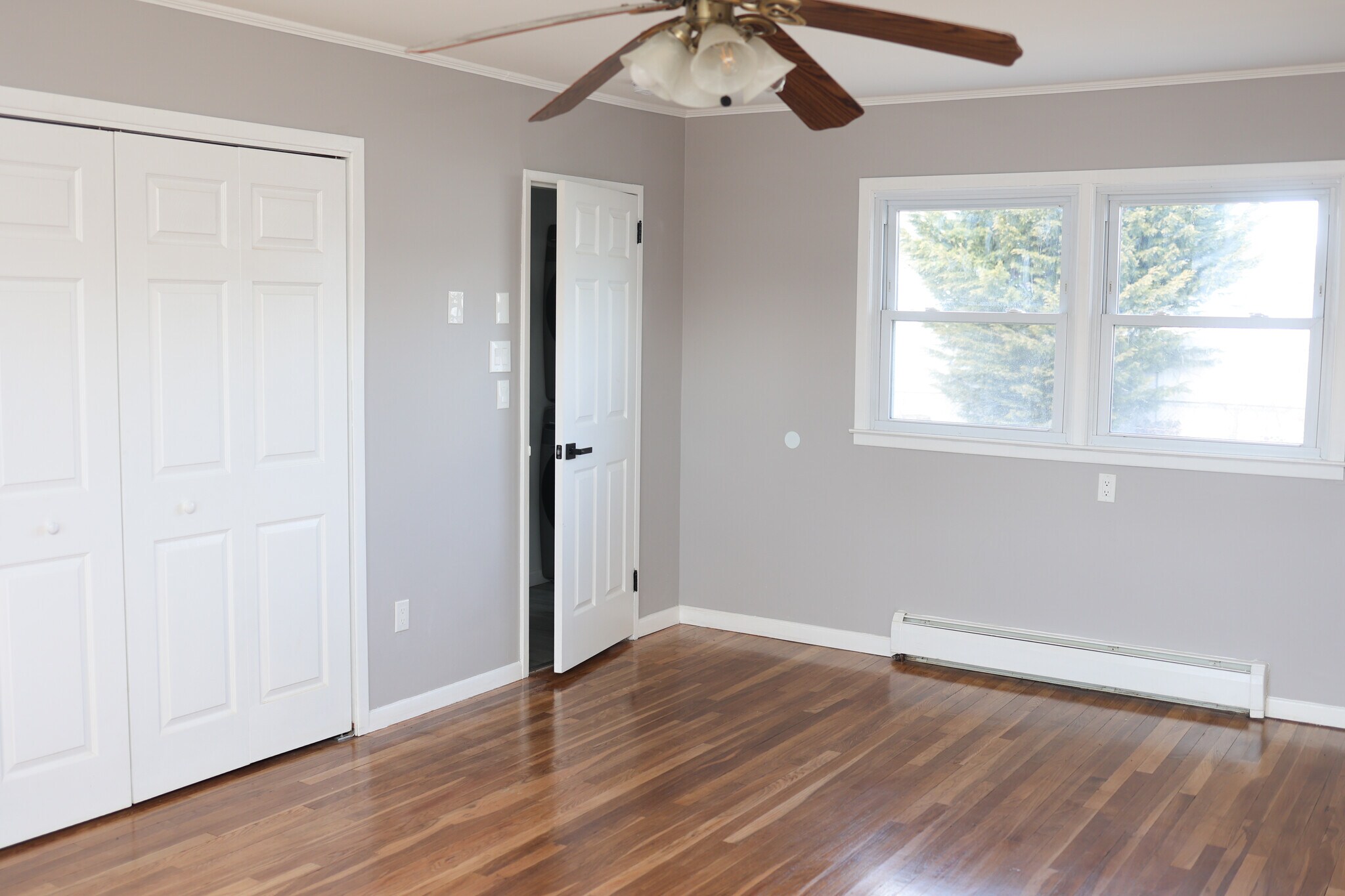 Building Photo - 104 E Gates Ave