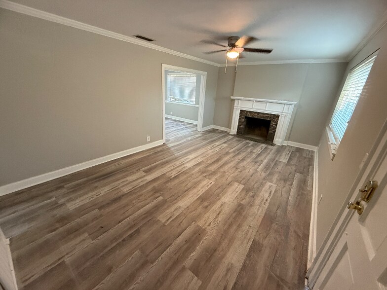 Building Photo - 2727 Pelzer Ave