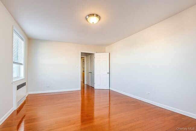 Building Photo - 147-37-137 38th Ave