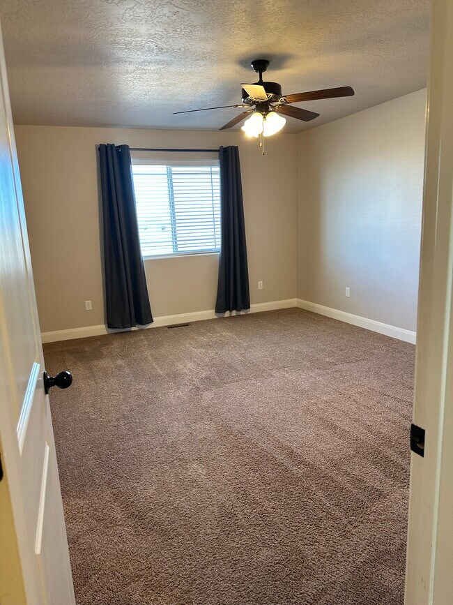 Building Photo - 3083 W 1750 S