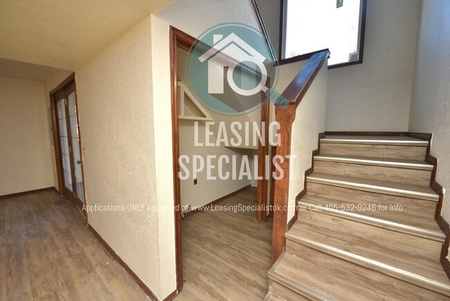 Building Photo - Central Norman 3 Bed 3 Bath MOVE IN SPECIA...