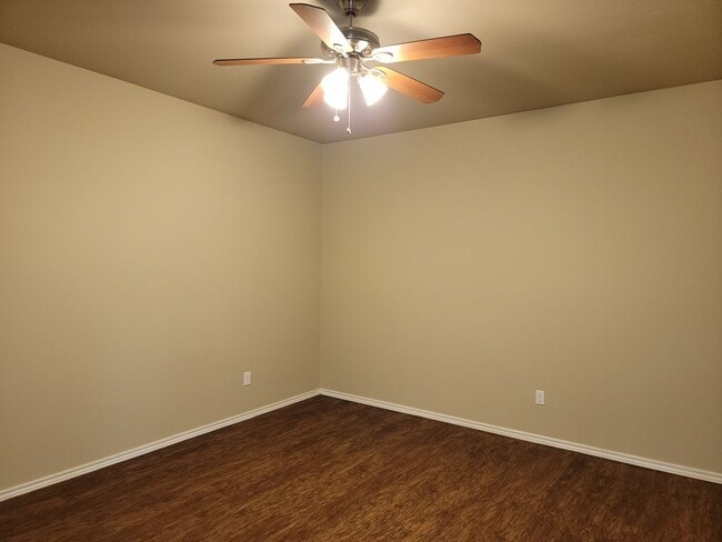 Building Photo - Awesome 3/2/2 in Foxridge - Cooper Schools