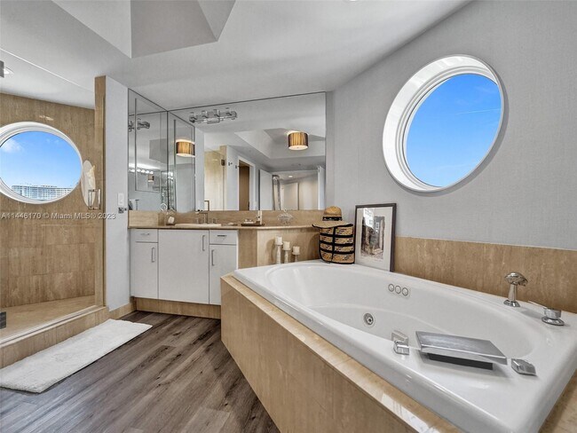 Building Photo - 7000 Island Blvd