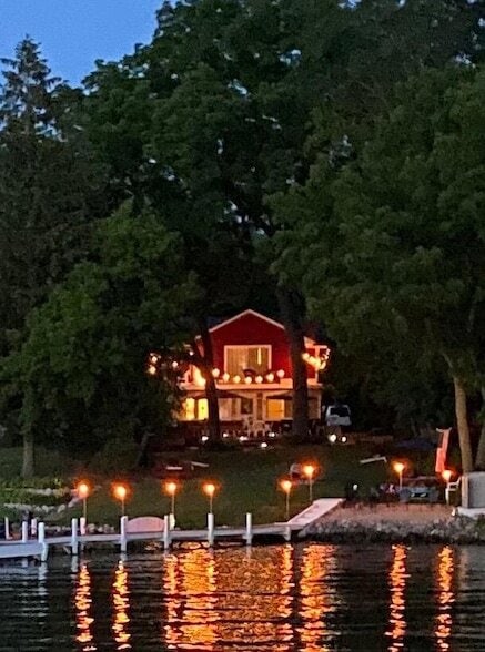 Building Photo - 1415 S Shore Dr