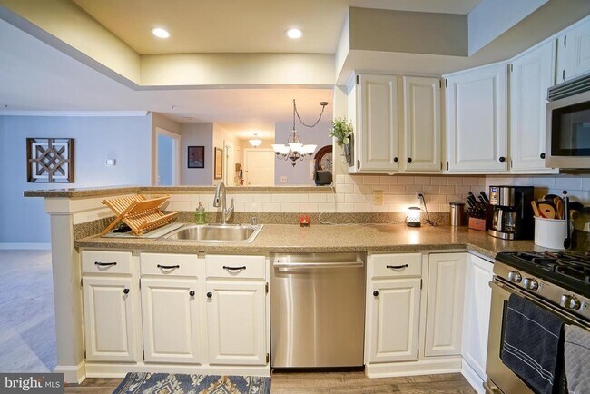 Building Photo - 12205 Fairfield House Dr