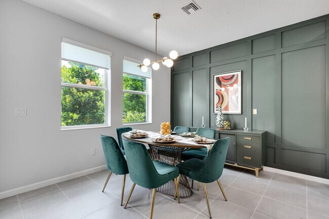 Building Photo - 16330 Oakview Dr