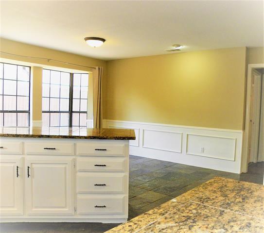 Building Photo - 2601 Banner Elk Cir