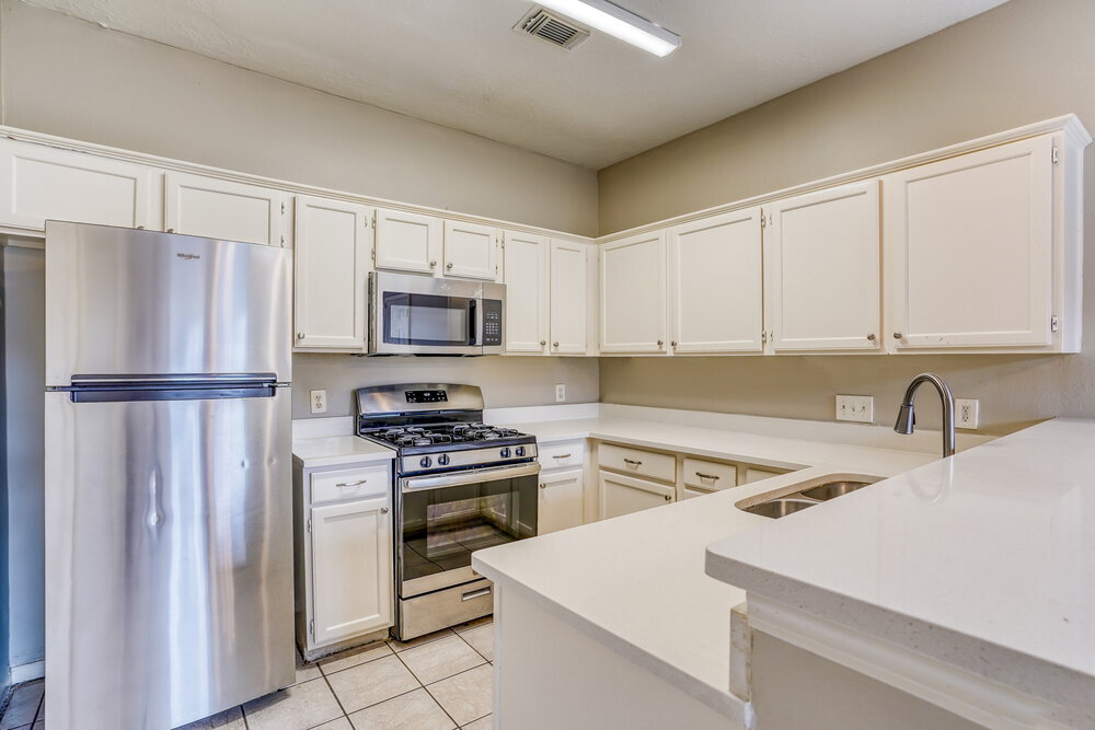 Building Photo - 6615 Bluebottle Ln