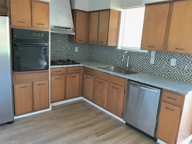 Building Photo - 11022 Concho St