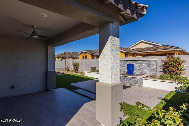 Building Photo - 15292 W Linden St