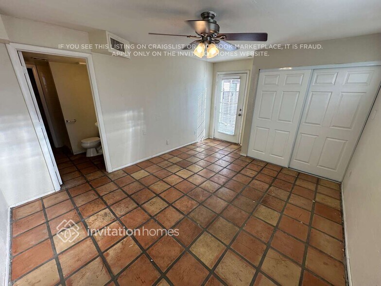 Building Photo - 3725 E Sheridan St