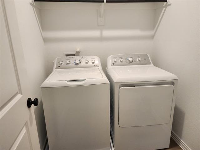 Building Photo - 627 Redwood Wy