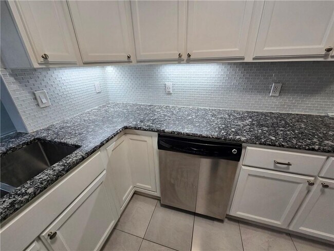 Building Photo - 60 Lamsden Ln NW