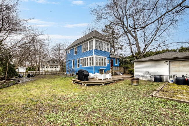 Building Photo - 1123 Linden Ave