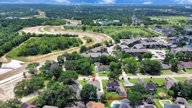 Building Photo - 5310 Oak Cove Dr