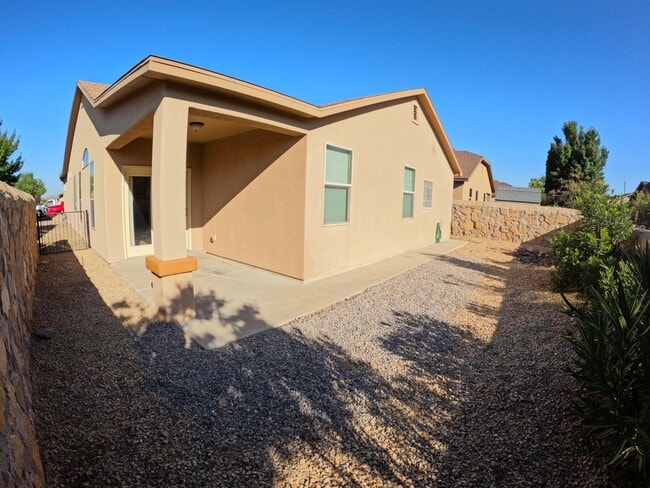 Building Photo - 7518 Sierra Bella Pl