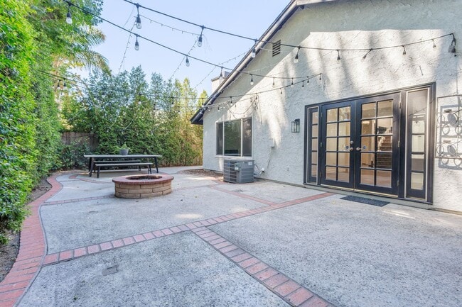 Building Photo - 640 E Banyan St