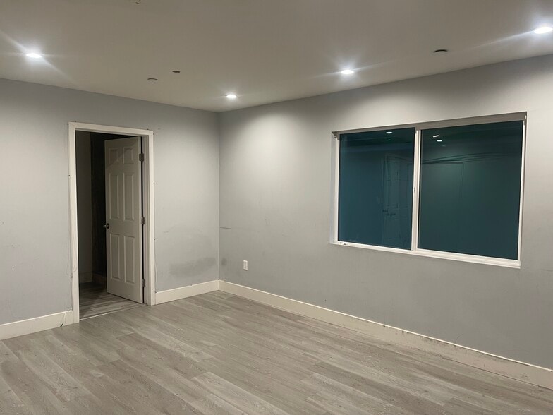 Building Photo - 12662 Bradley Ave