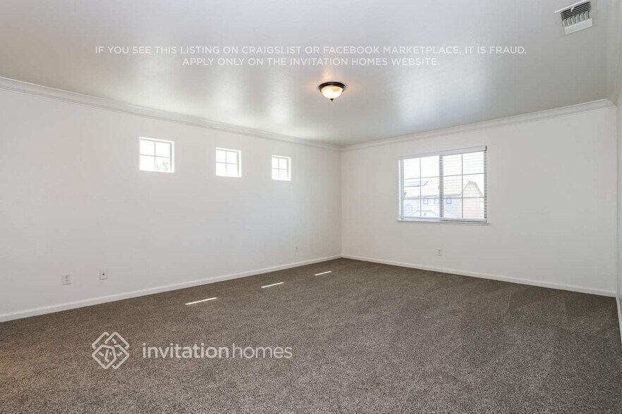 Building Photo - 1346 La Guardia Cir