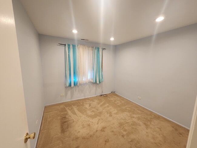 Building Photo - 1102 Hinswood Dr