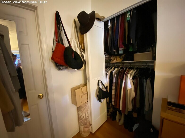 Building Photo - 240 Hanover St