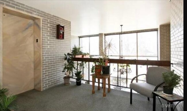 Building Photo - 9937 S Cicero Ave