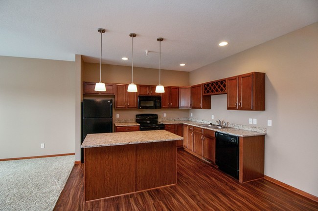 Building Photo - Maplewood Townhouses