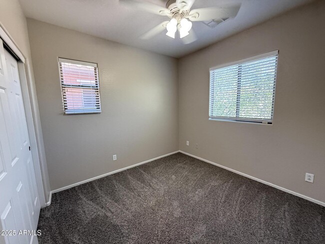 Building Photo - 5355 W Chisum Trail